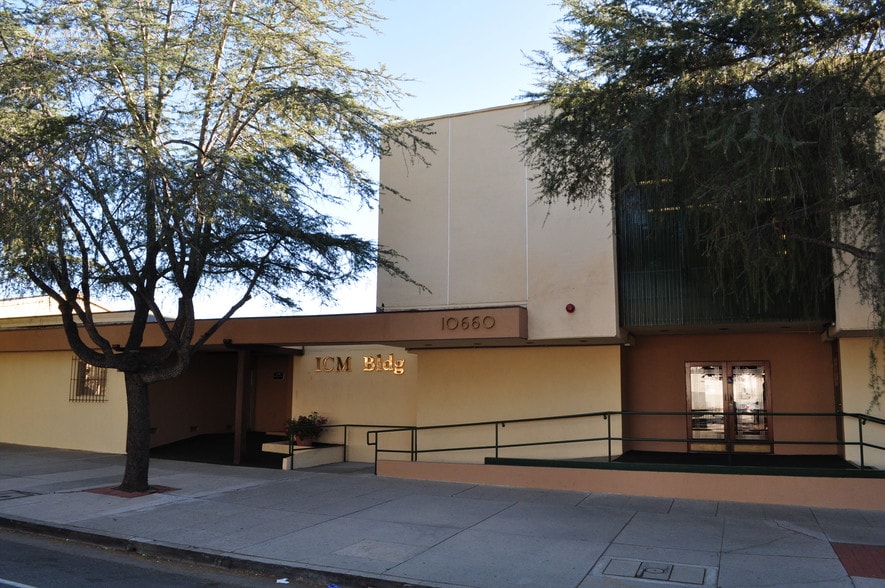 More Photos Of 10660 White Oak Ave, Granada Hills Medical For Lease