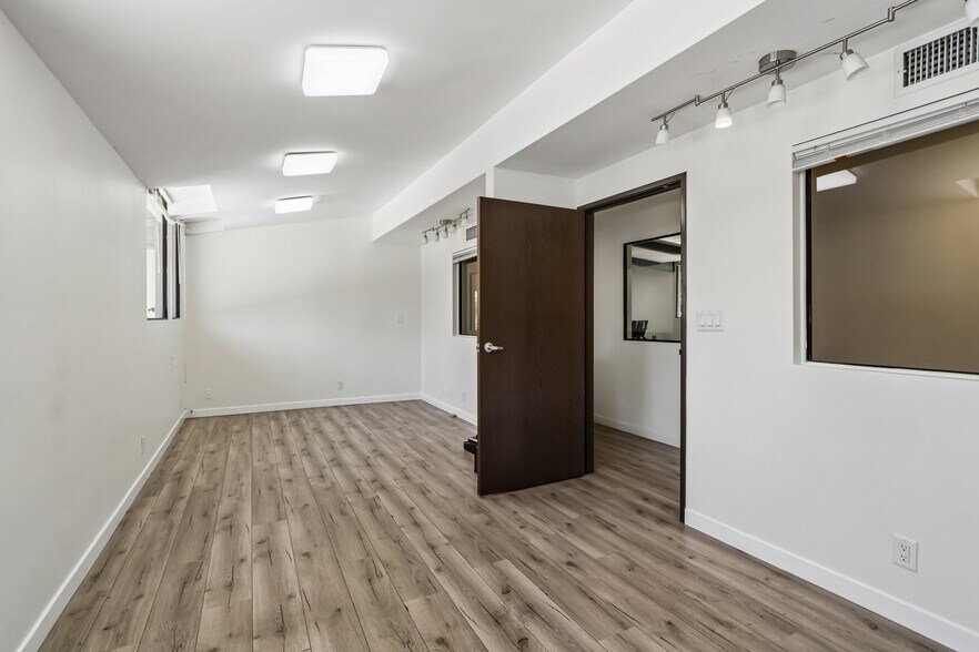 More Photos Of 11100 Sheldon St, Sun Valley Office Residential For Sale