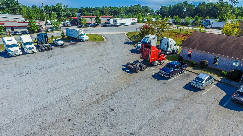 More Photos Of 55 Alston Ct, Forest Park Truck Terminal For Sale