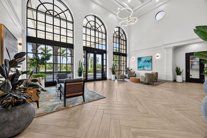 More Photos Of 4851 Tamiami Trl N, Naples Office For Lease