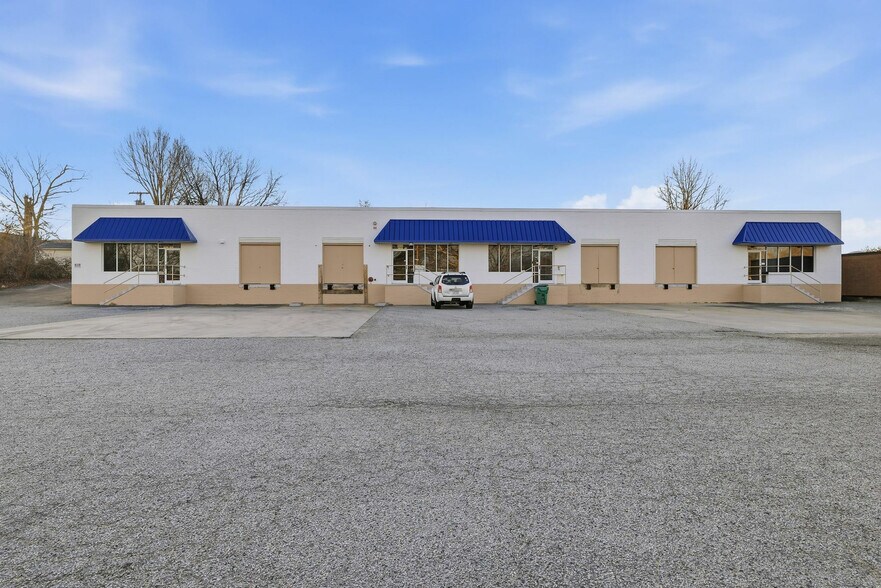 More Photos Of 1207 Textile Pl, High Point Warehouse For Lease