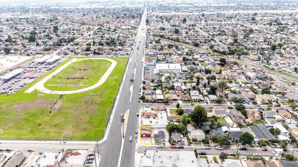 More Photos Of 911 N Wilmington Ave, Compton Storefront For Sale