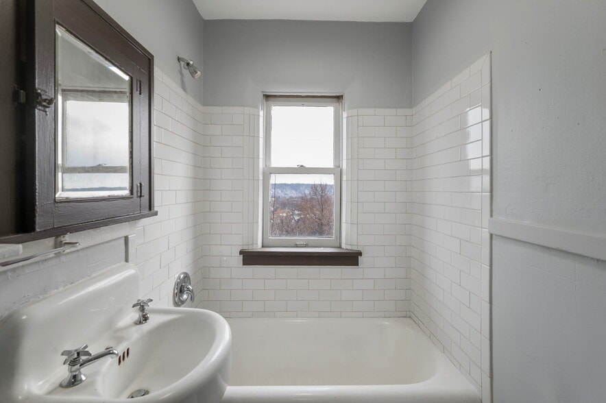 More Photos Of 487 Grand Ave, Saint Paul Apartments For Sale