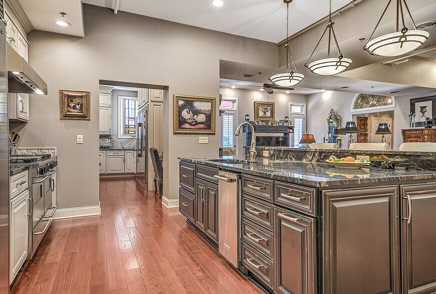 More Photos Of 220 Broad St, Kingsport Flex For Sale