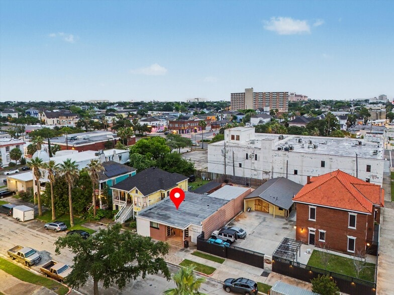 More Photos Of 2217 Sealy St, Galveston Office Residential For Sale