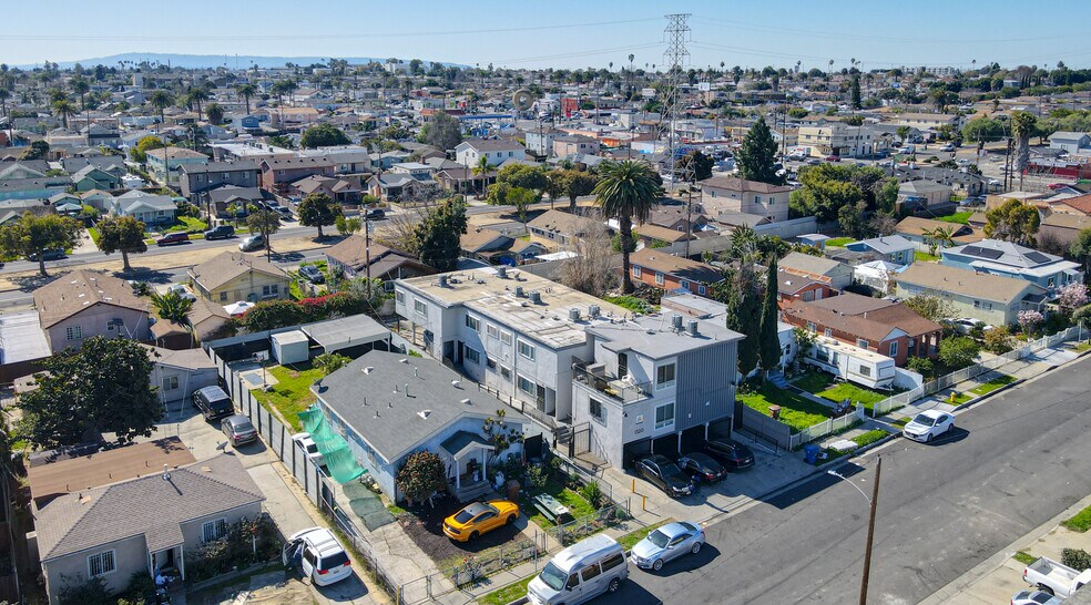 More Photos Of 1320 W 97th St, Los Angeles Apartments For Sale
