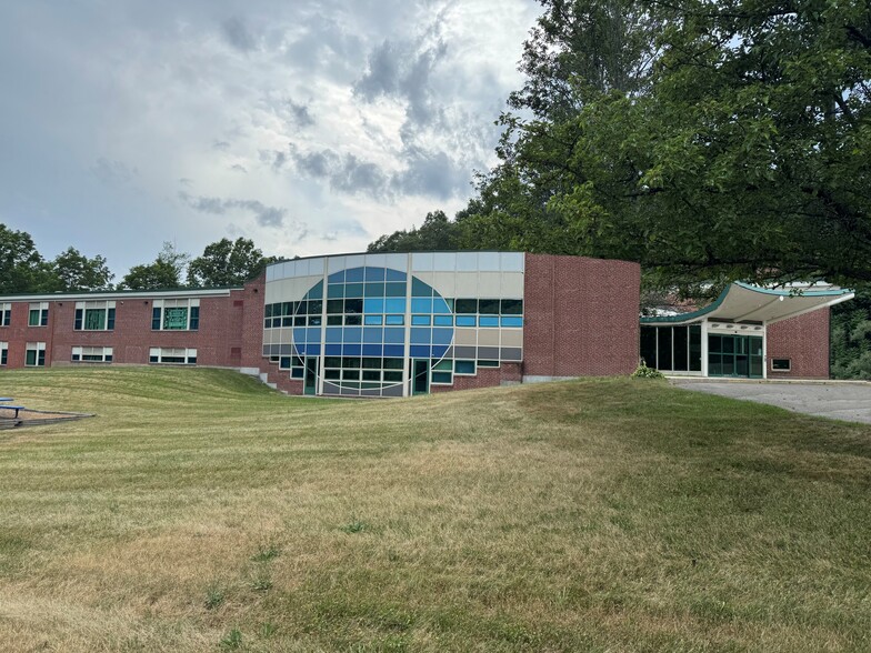 Primary Photo Of 26 Old Post Rd, Northford Schools For Sale