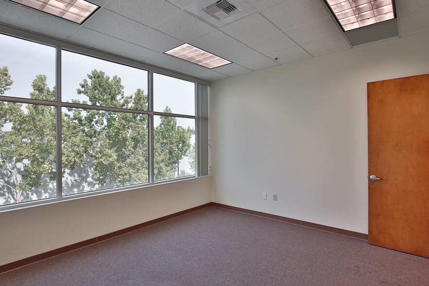 More Photos Of 2440 Gold River Rd, Rancho Cordova Office For Lease