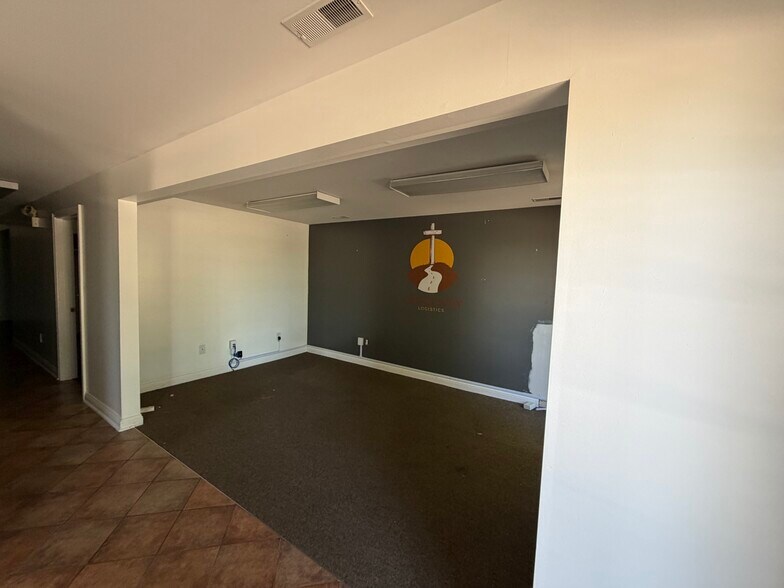 More Photos Of 102 Manor Ave, Bardstown Office For Sale