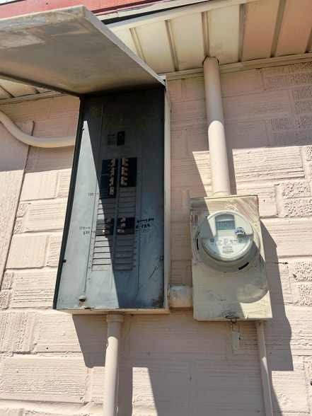 More Photos Of 1408 E Wise St, Bowie Hotel For Sale