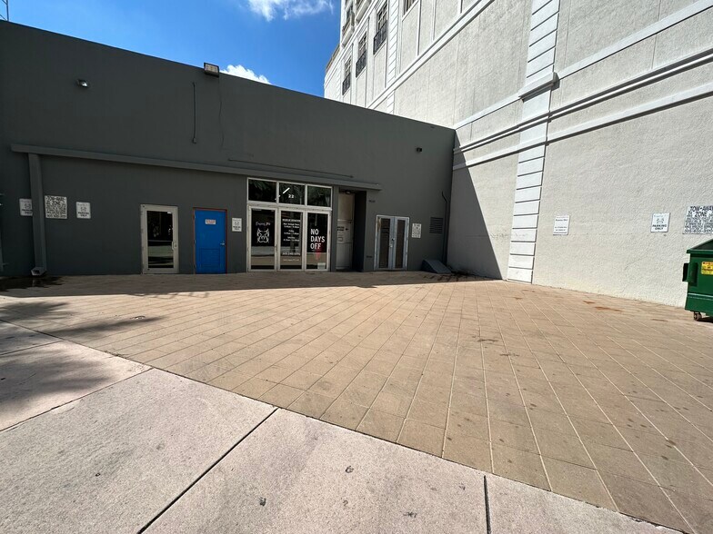 More Photos Of 22 Merrick Way, Coral Gables Storefront For Lease