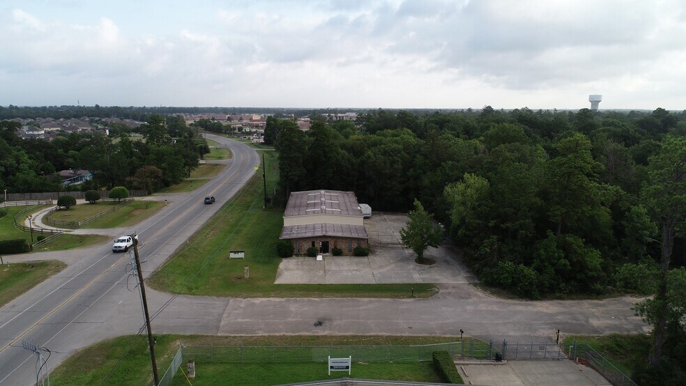 Primary Photo Of 262 Beach Airport Rd, Conroe Warehouse For Sale