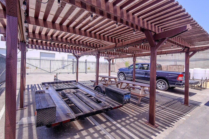More Photos Of 227 W Maple Ave, Monrovia Manufacturing For Lease