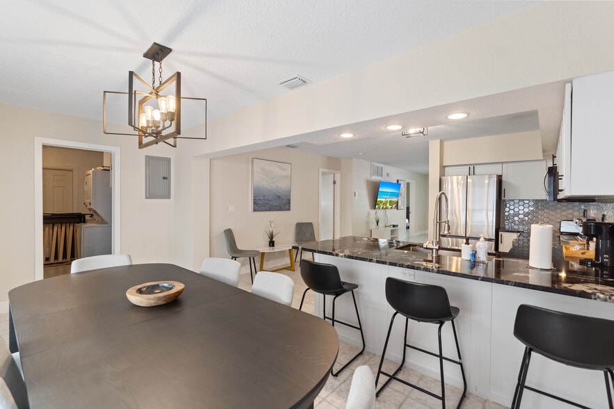 More Photos Of 1520 NE 51st St, Fort Lauderdale Apartments For Sale