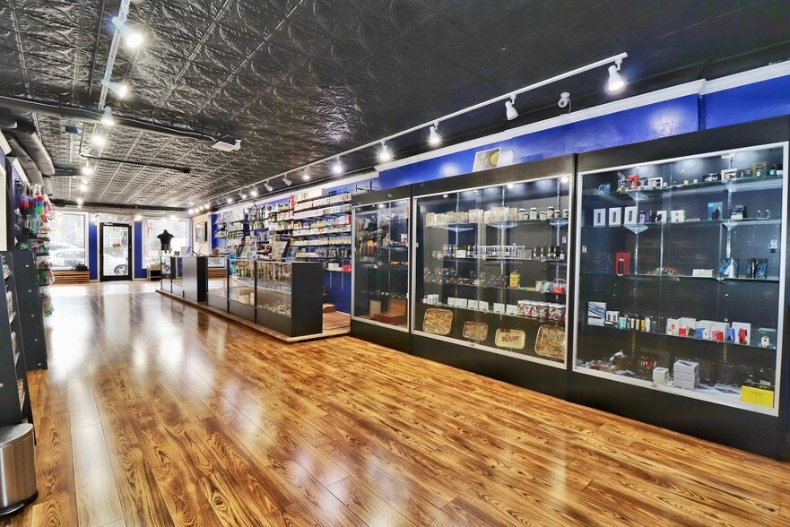 More Photos Of 704 Washington St, Hoboken Storefront Retail Residential For Lease