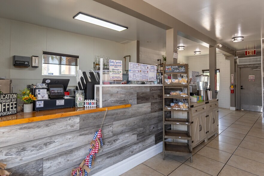 More Photos Of 950 Calimesa Blvd, Calimesa Freestanding For Sale