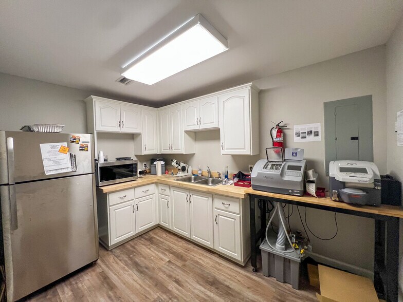 More Photos Of 200 Canyon Park Dr, Pelham Office For Lease