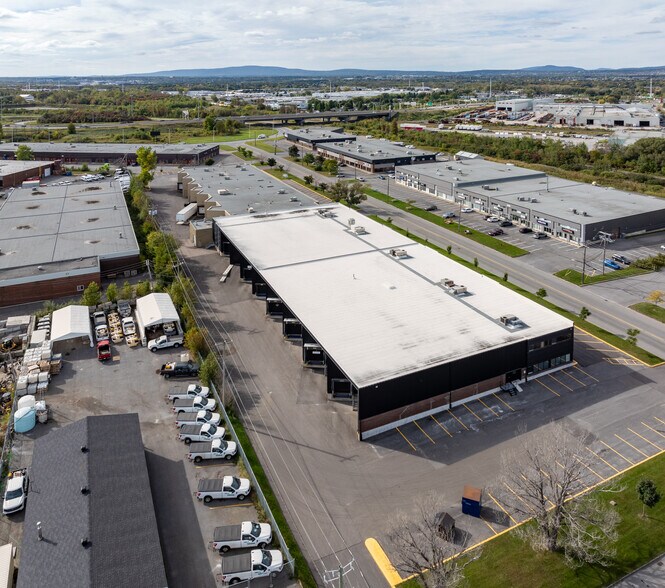 More Photos Of 2181-2211 Rue Léon-Harmel, Québec Light Distribution For Lease