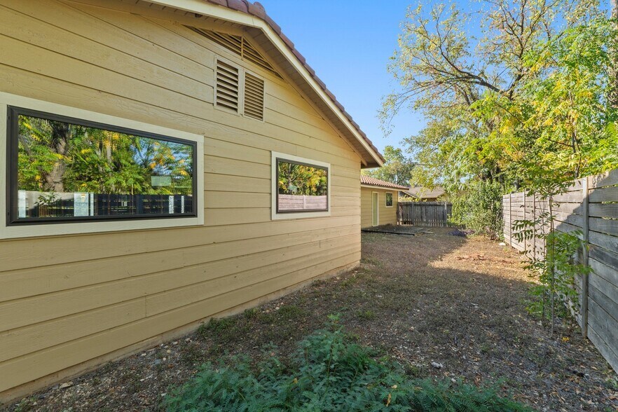 More Photos Of 4320 James Casey St, Austin Medical For Sale
