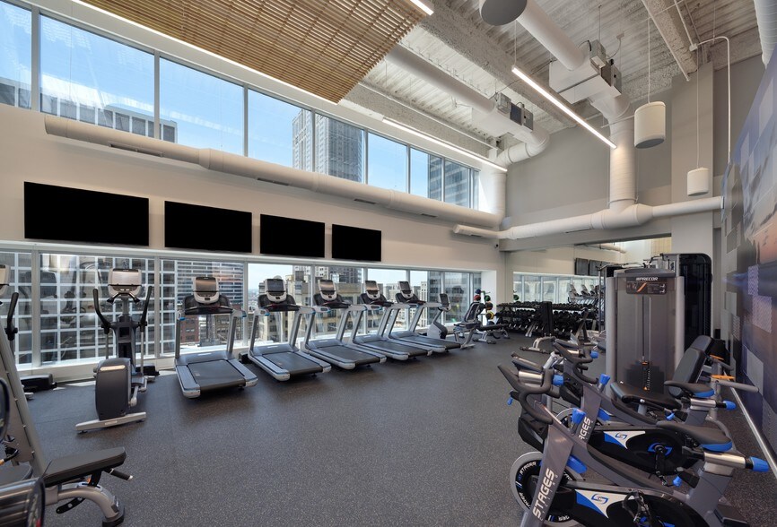 More Photos Of 200 W Adams St, Chicago Office For Lease