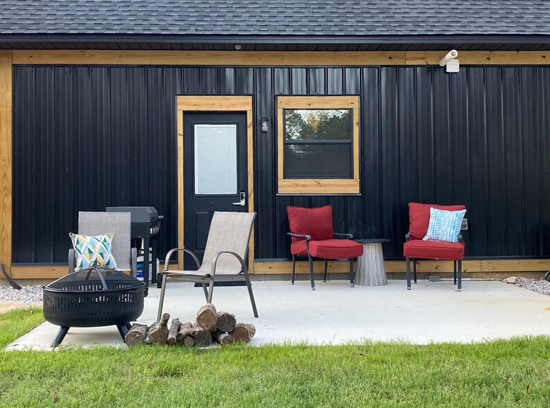 More Photos Of 1136 Arlie Moore Rd, Bismarck Hotel For Sale