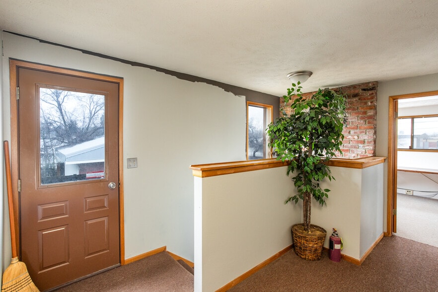 More Photos Of 10623 E Montgomery Dr, Spokane Valley Office Residential For Sale