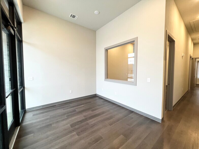 More Photos Of 525 Shiloh Rd, Plano Medical For Lease