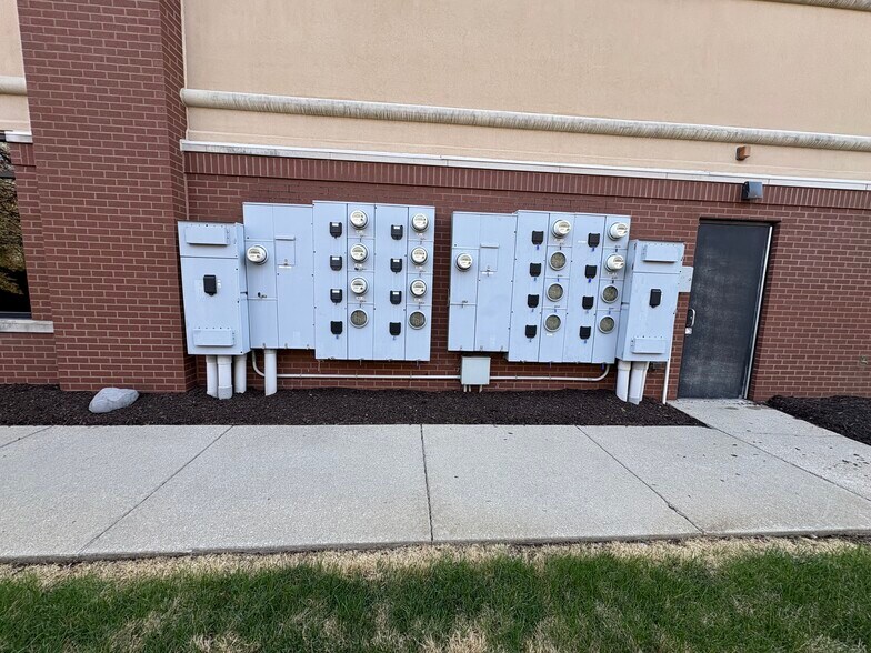 More Photos Of 3900 McCarty Ln, Lafayette Office For Sale