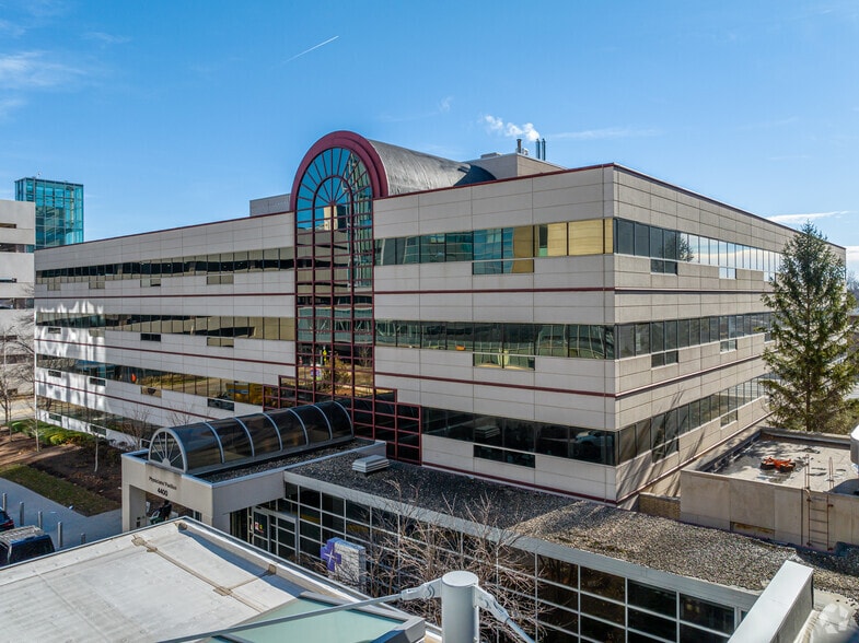 More Photos Of 4400 W 95th St, Oak Lawn Medical For Lease