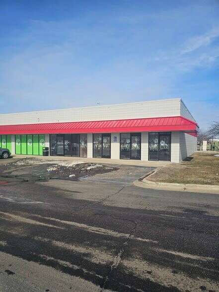 More Photos Of 2695 Henry St, Muskegon Storefront For Lease