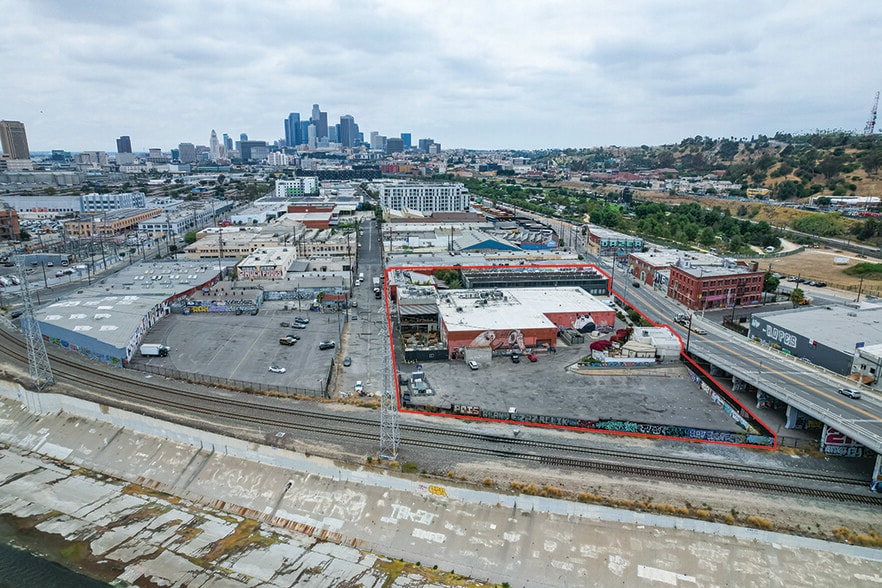 More Photos Of 1726-1756 N Spring St, Los Angeles Warehouse For Lease