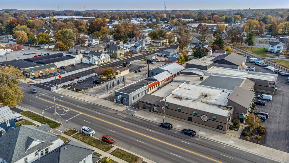 More Photos Of 423 N Main St, Findlay Storefront For Sale