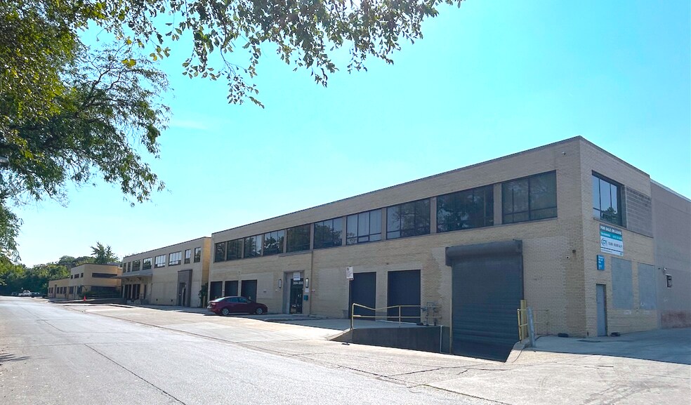More Photos Of 3512 N Kostner Ave, Chicago Manufacturing For Lease