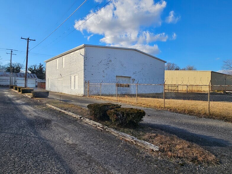 More Photos Of 173 Water St, Bridgeton Warehouse For Sale