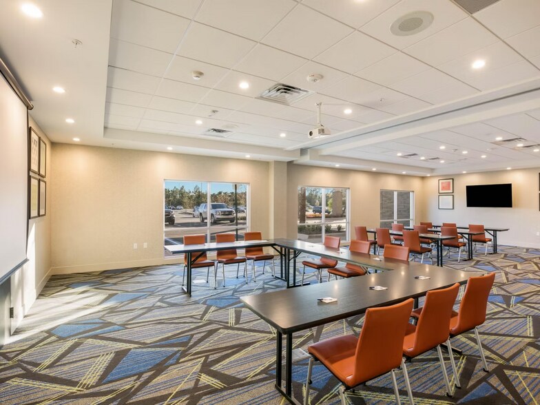 More Photos Of 10573 Brightman Blvd, Jacksonville Hotel For Sale