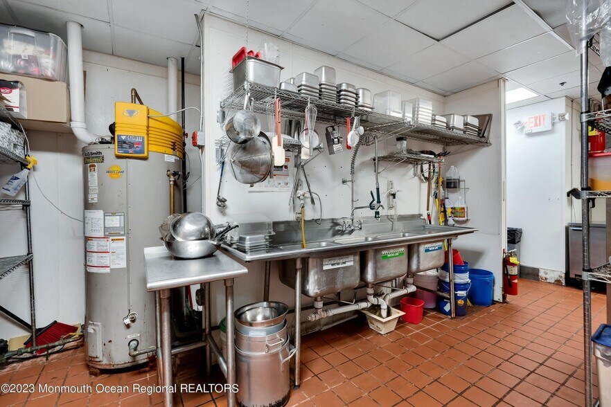 More Photos Of 231-263 Main St, Matawan Storefront For Sale