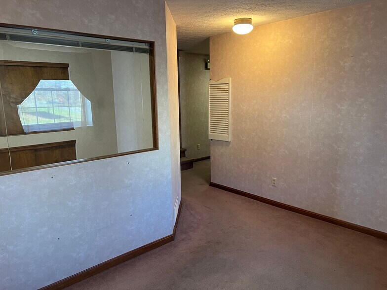 More Photos Of 1100 Murdoch Ave, Parkersburg Storefront Retail Residential For Sale