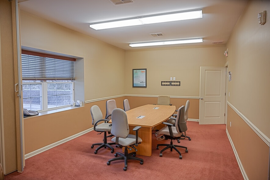 More Photos Of 105 River Ave, Lakewood Office For Lease