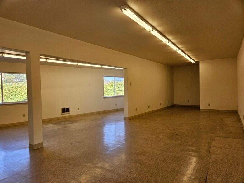 More Photos Of 350 W Columbia River Hwy, Clatskanie General Retail For Sale