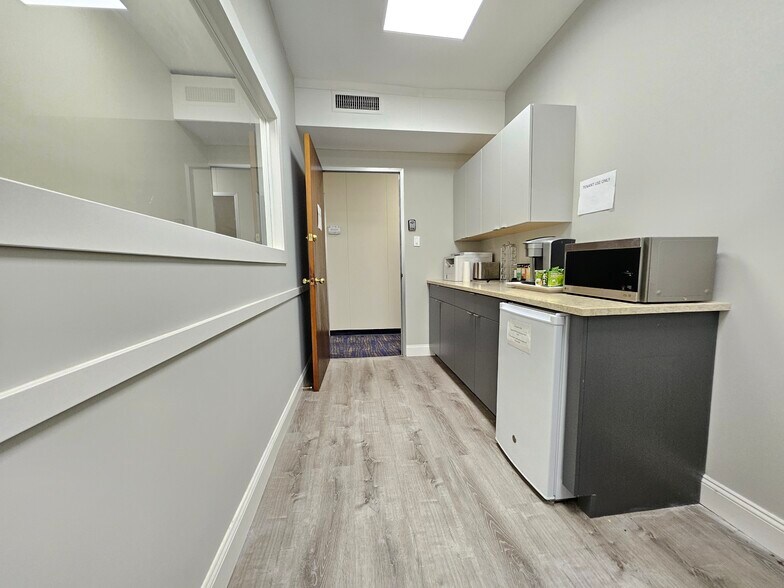 More Photos Of 217-08 Northern blvd, Bayside Office For Lease