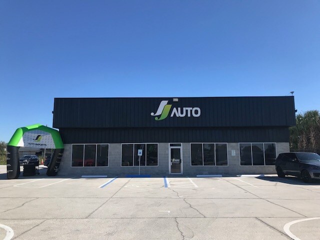 More Photos Of 3165 N John Young Pky, Orlando Showroom For Lease