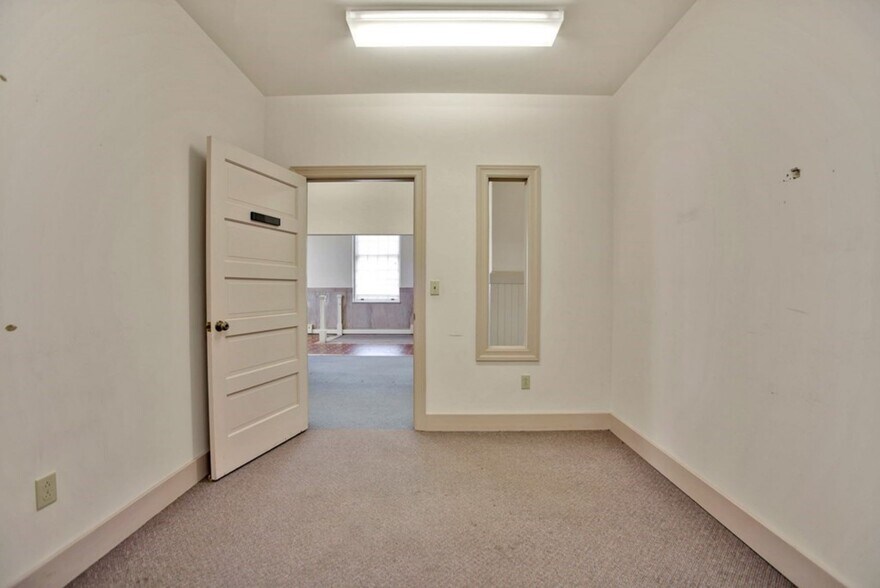 More Photos Of 2 Waln St, Wellsboro Office For Sale