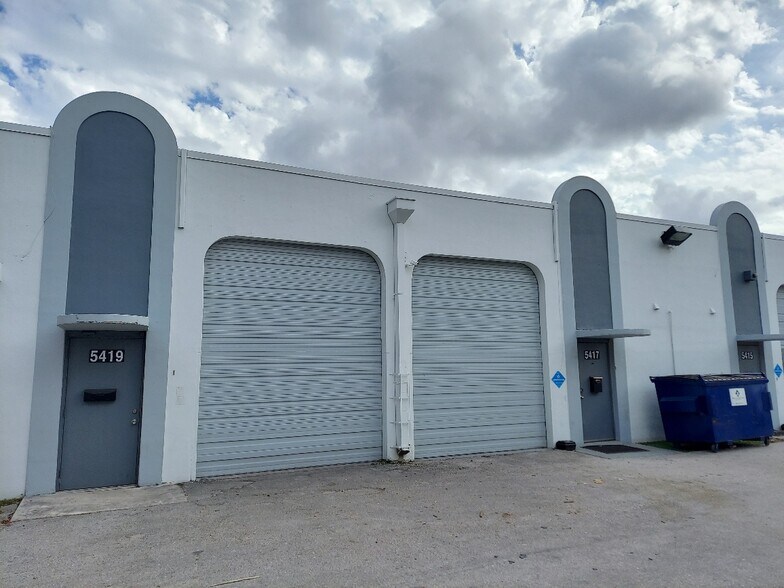 More Photos Of 5401-5423 NW 74th Ave, Miami Warehouse For Lease