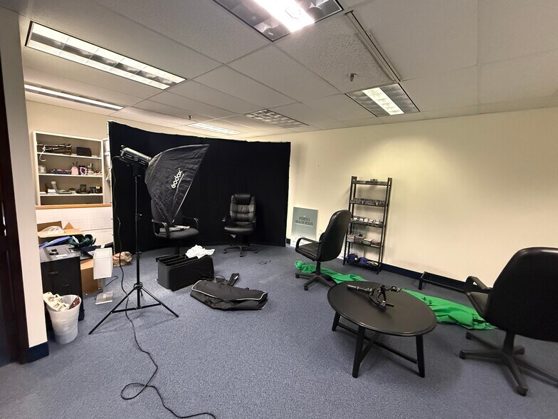 More Photos Of 8230 Boone Blvd, Vienna Office For Sale