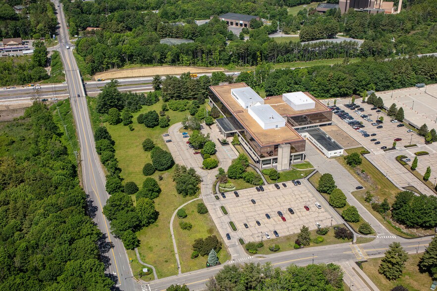 More Photos Of 2211 Congress St, Portland Office For Lease