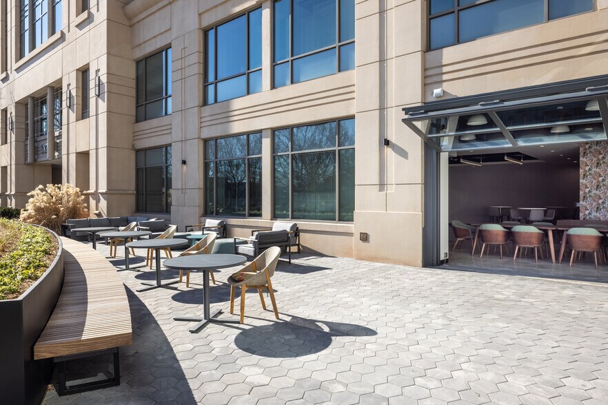 More Photos Of 5870 Trinity Pky, Centreville Office For Lease