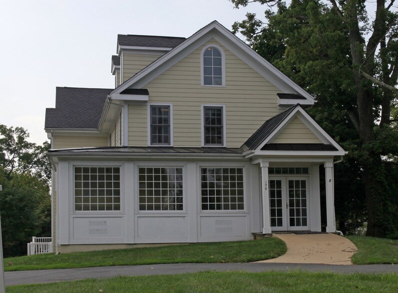 More Photos Of 170 W Main St, Purcellville Office Residential For Lease