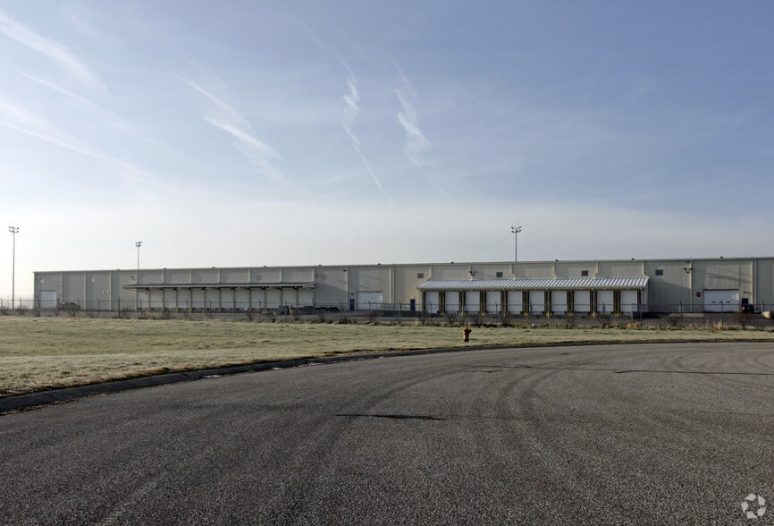 More Photos Of 12602 Global Dr, Fort Wayne Warehouse For Lease