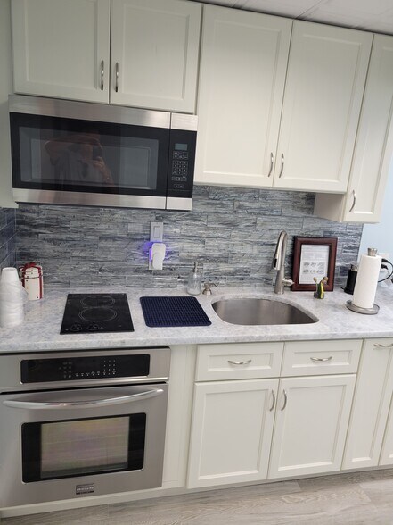 More Photos Of 2949 W Cypress Creek Rd, Fort Lauderdale Loft Creative Space For Sale