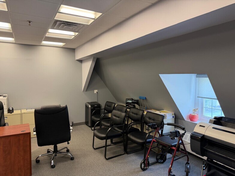 More Photos Of 2 Stowe Rd, Peekskill Medical For Lease